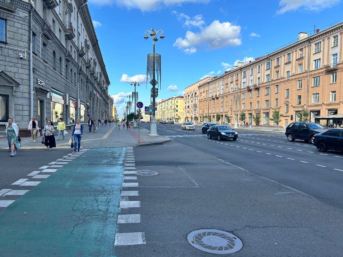 Прекрасны и широкие проспекты в городе Минск👍