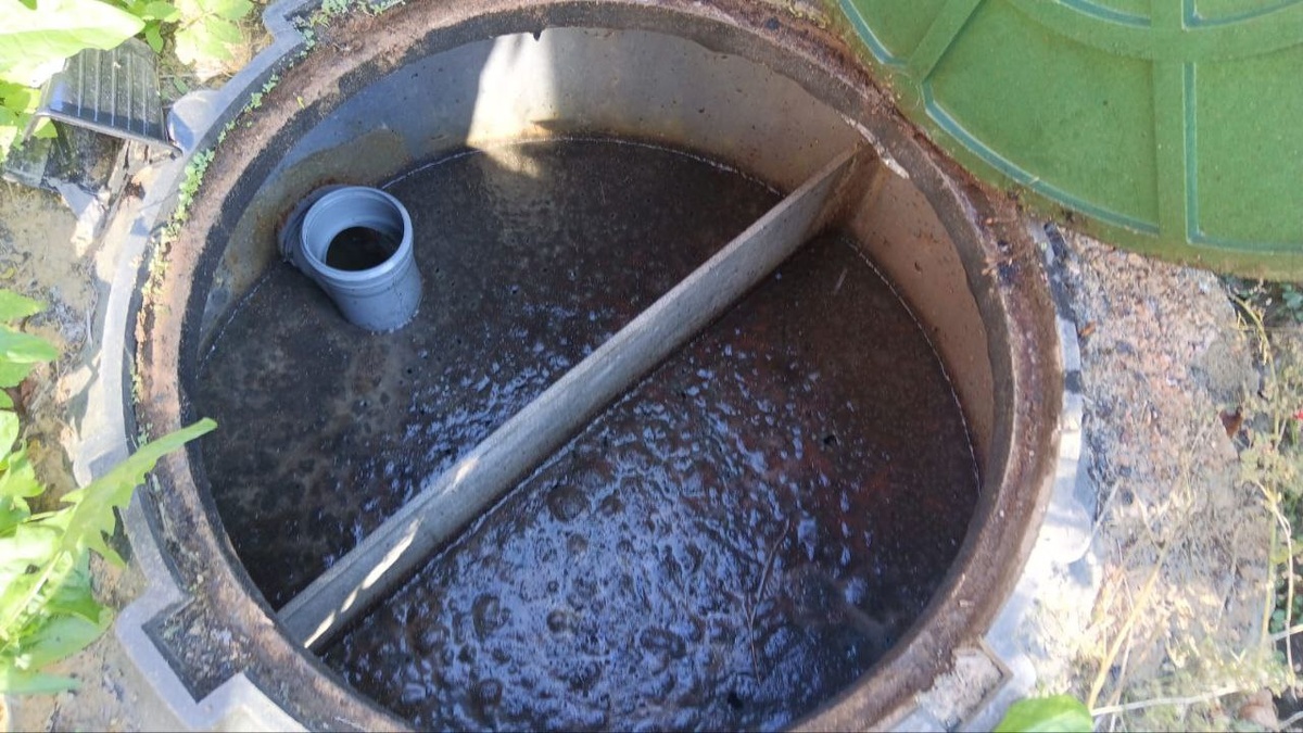 Второй колодец. Два кольца диаметром 1 метр и бетонное дно