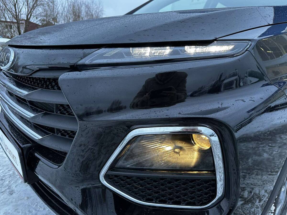 Галогеновые лампы ближнего света с электрорегулировкой и LED ДХО 