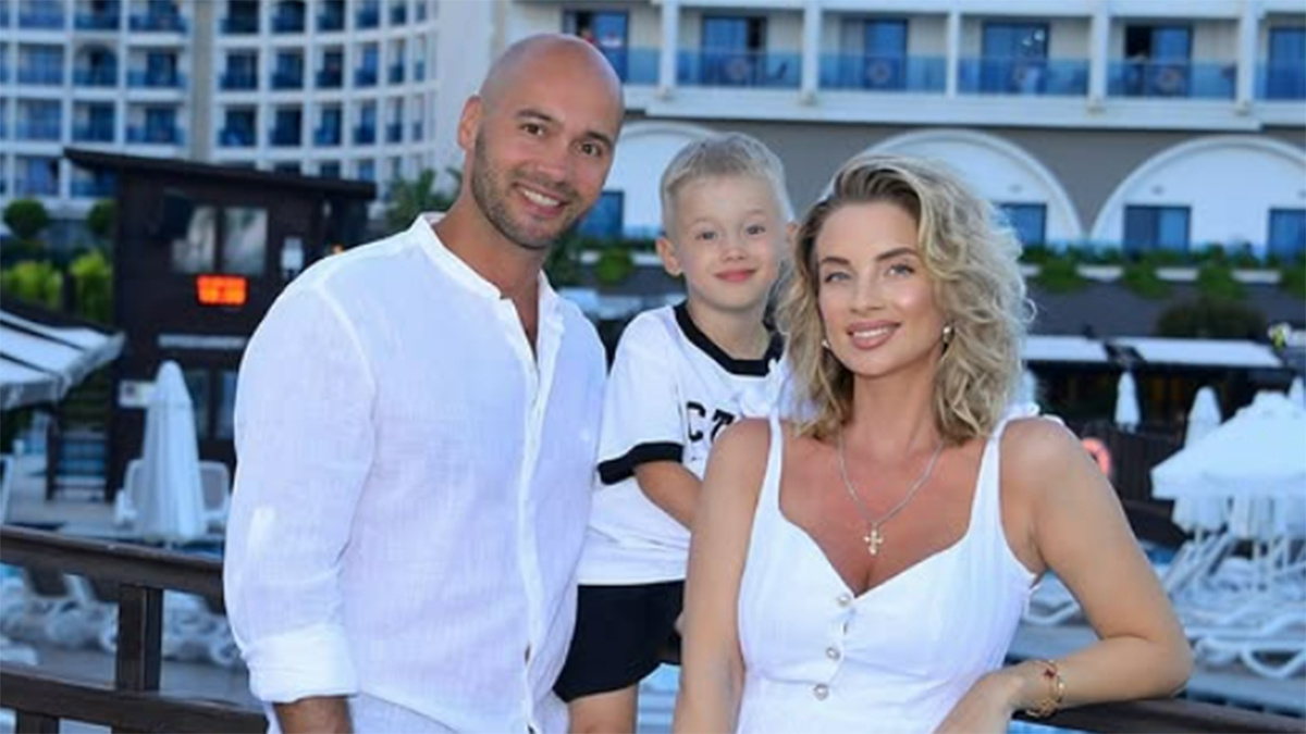 Андрей и Кристина Черкасовы с сыном Святославом. Фото: соцсети Андрея Черкасова