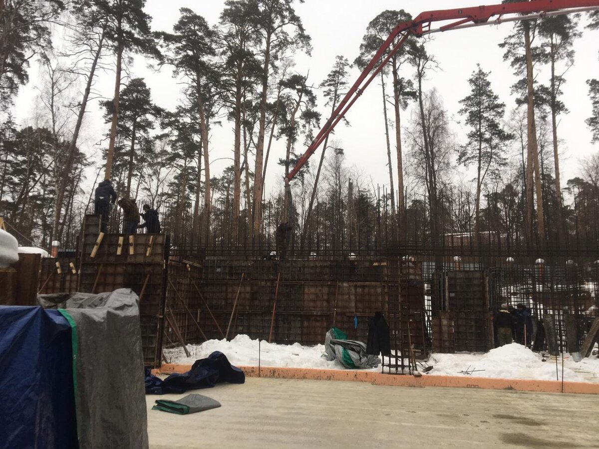 Строительство загородного дома на Новой Риге зимой