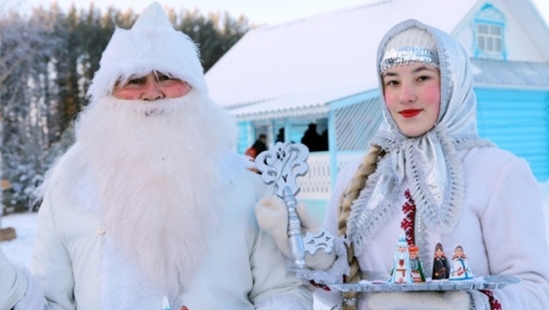 Марийский Холодный Старик и его внучка Снежная Девочка. Фото из свободных источников