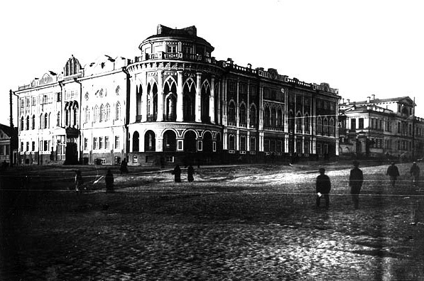 Вот так выглядел дом Севастьянова перед революцией 1917 года.