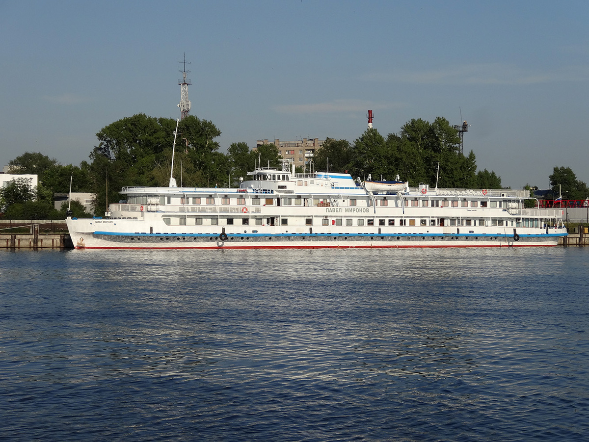 т/х "Павел Миронов" в Казанском порту. Фото 2018 года. (с сайта fleetphoto.ru)