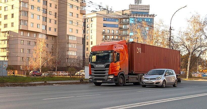 Проблема большегрузов на дорогах Новосибирска не решена до сих пор. 