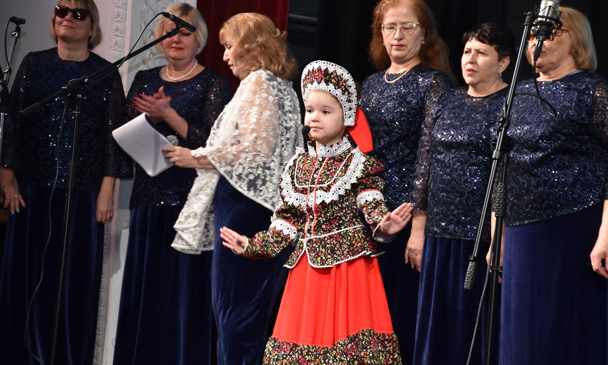 Выступает шестилетняя Вероника Горпенченко. Фото Светланы ОСЕЦКОЙ.