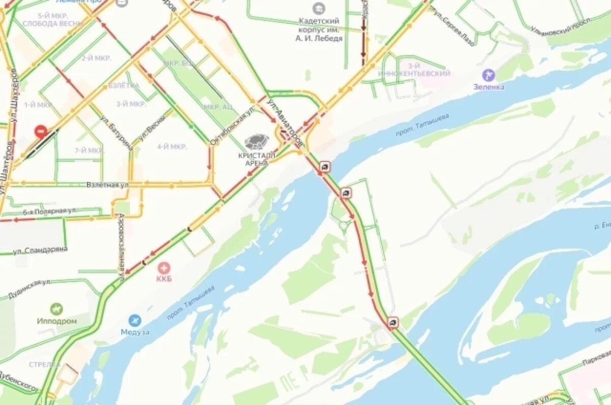    Из-за ДТП в Красноярске образовалась крупная пробка на Октябрьском мосту
