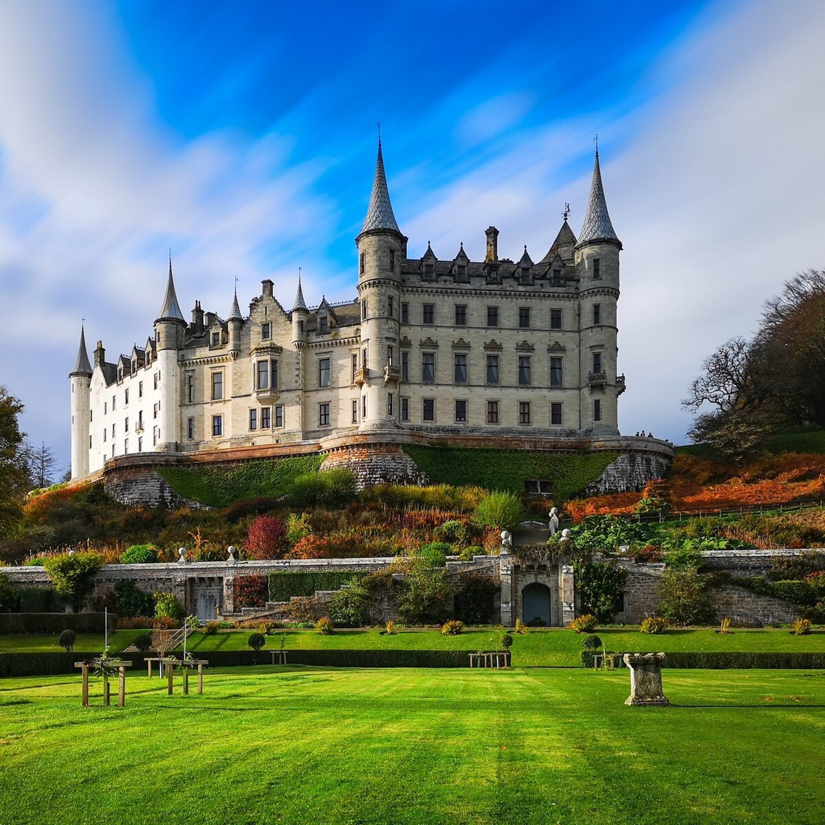 Замок Данробин в Шотландии.