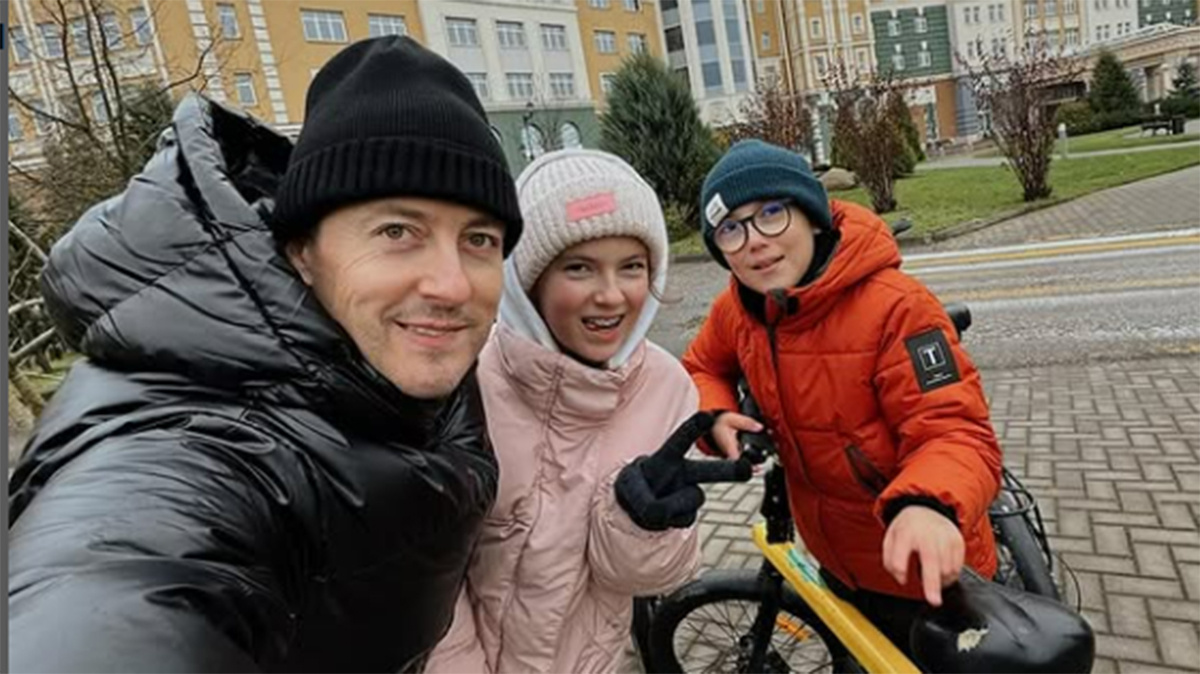 Стас Ярушин с двумя старшими детьми. Фото: соцсети Стаса Ярушина