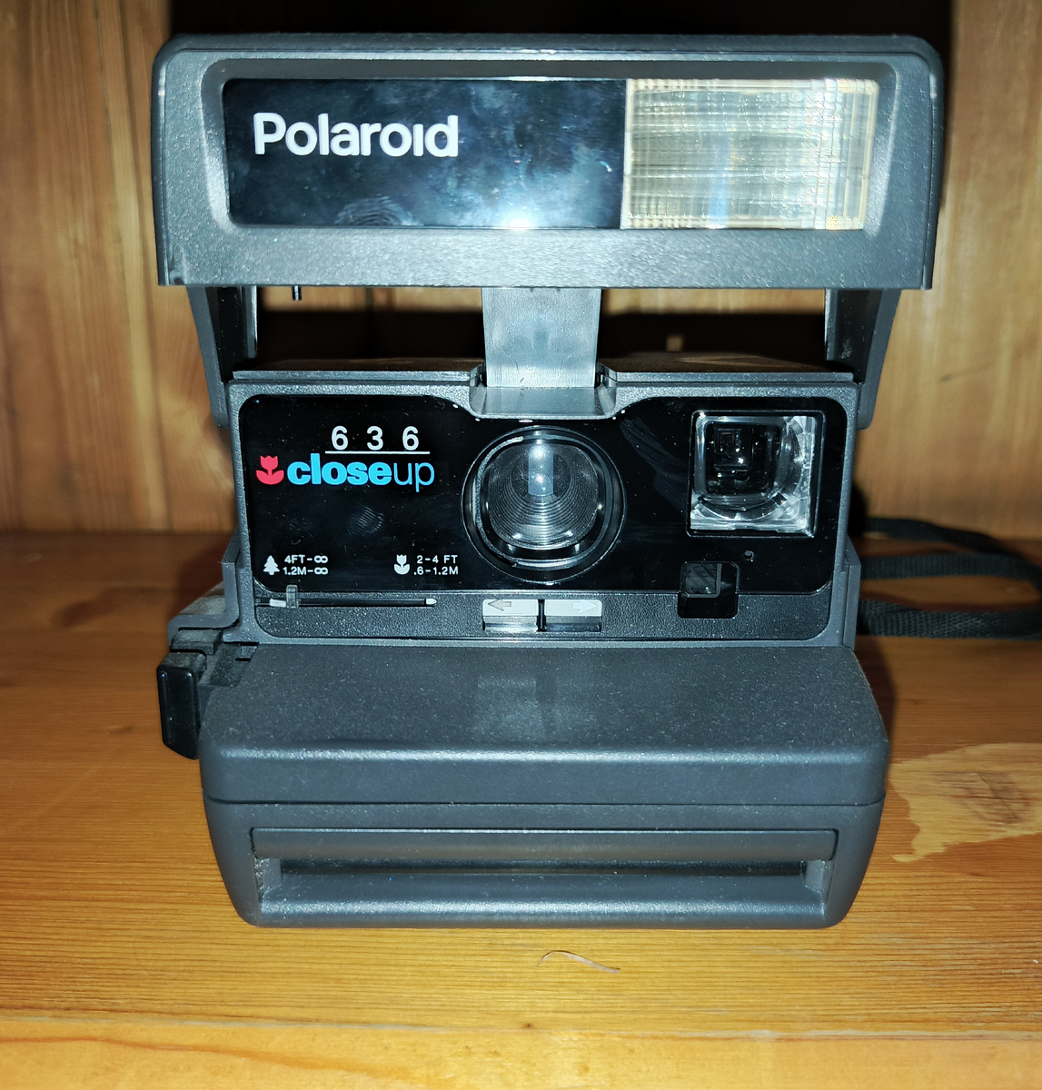 «Polaróid Supercolor 635CL» и «Polaróid 636 Closeup» — фотоаппараты одноступенного фотопроцесса, выпускавшиеся по лицензии фирмы Polaroid (США) в СССР и в России на совместном предприятии «Светозор» (Москва) с 1989 по 1999 год.