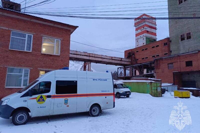    МЧС / При обрушении один рабочий погиб, второй госпитализирован