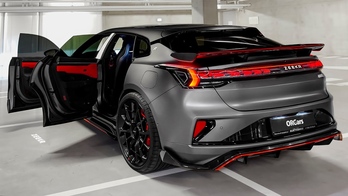 Китайский электрокар ZEEKR 001