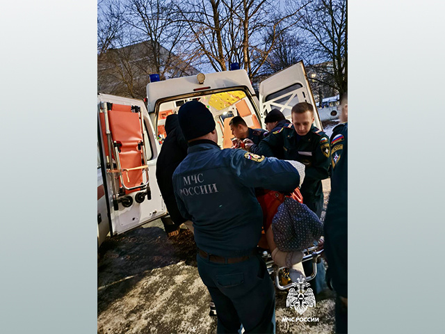 В Тверской области сотрудники МЧС пришли на помощь медикам скорой