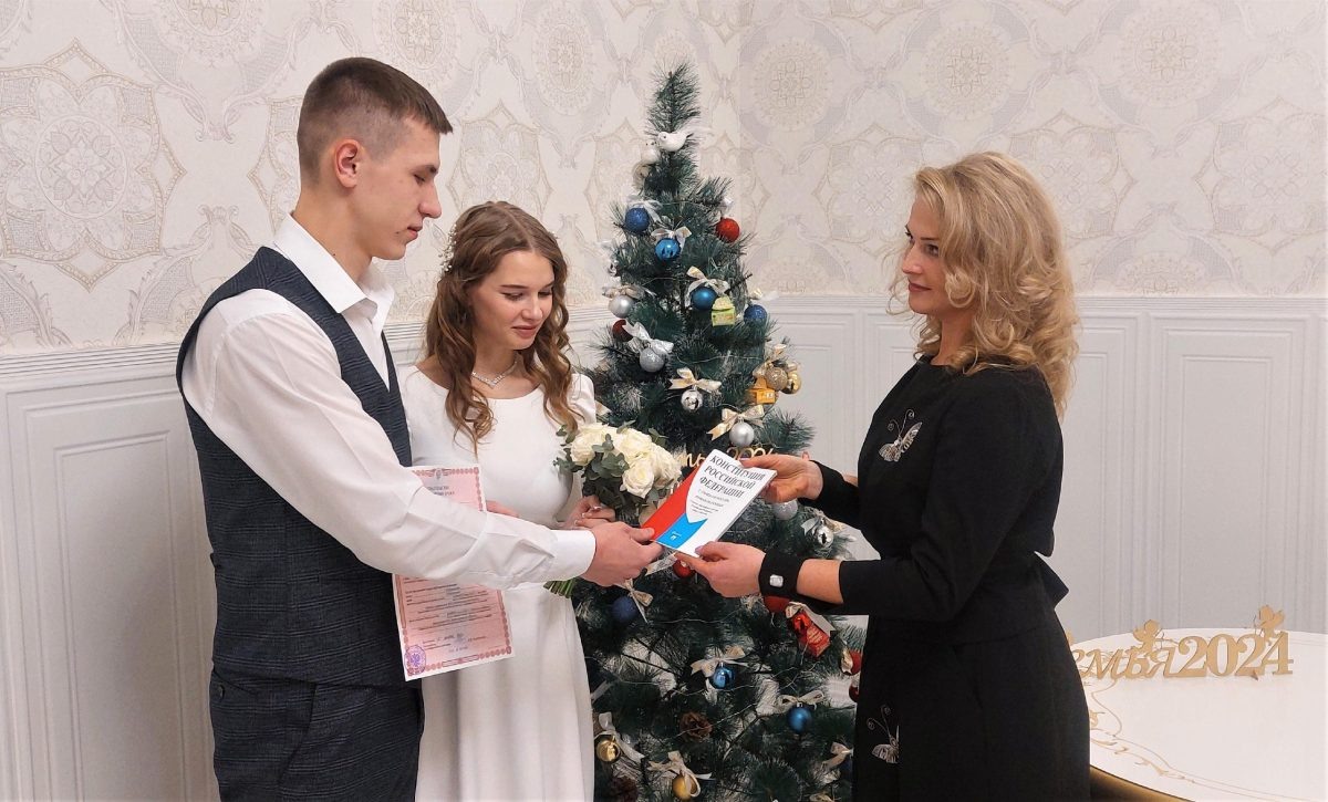    Среди молодоженов - Елена Ананина и Александр Сташкевич