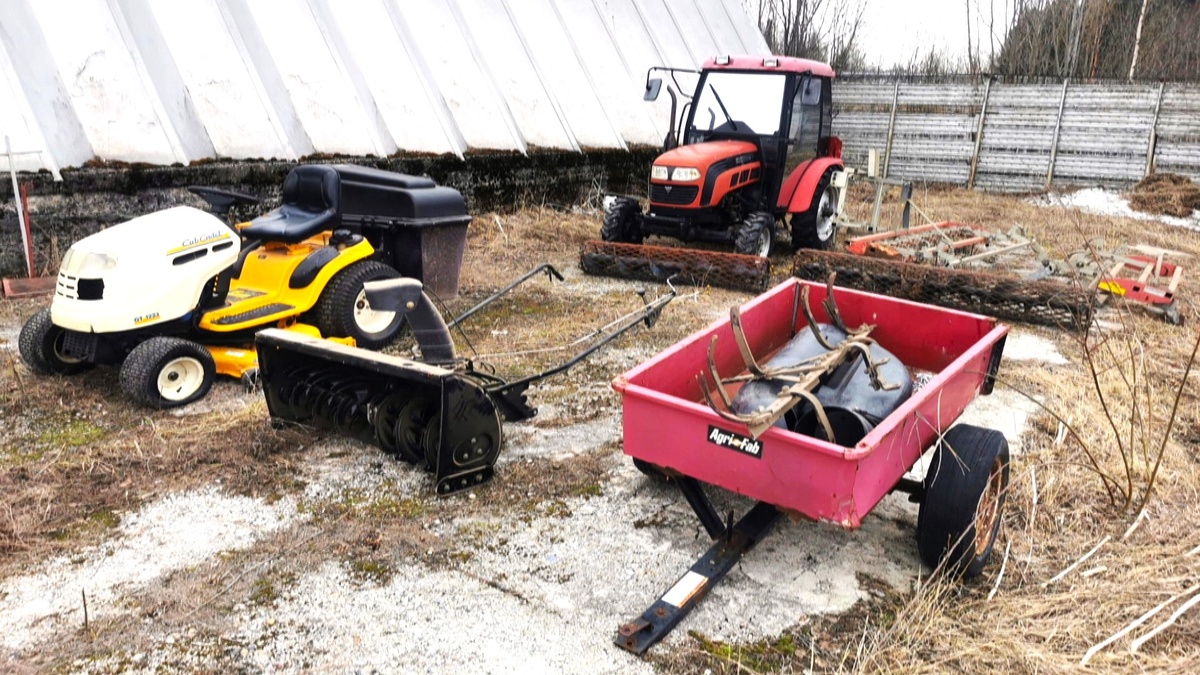    Изъятые в Ханты-Мансийске трактора передали на нужды СВО
