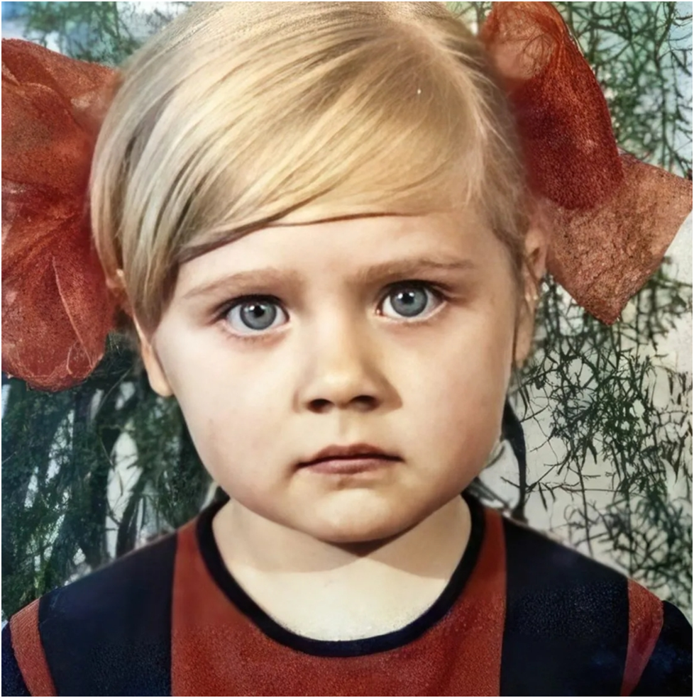 Наташа в детстве