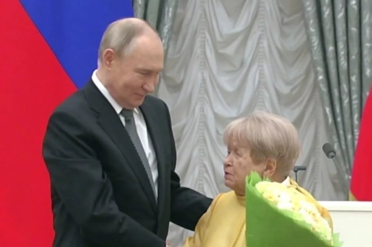    Путин назвал Пахмутову мелодией России