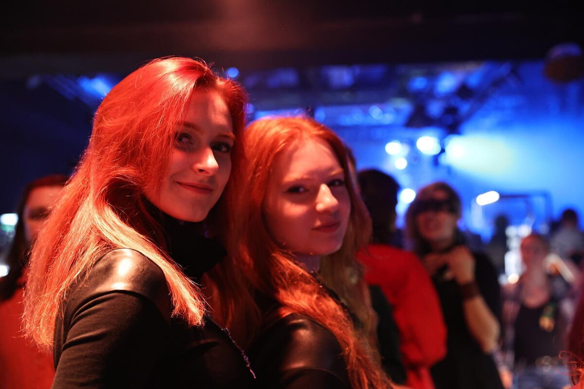 Оля и Лиза на празднике "Ночь рыжих". Елена Купцова