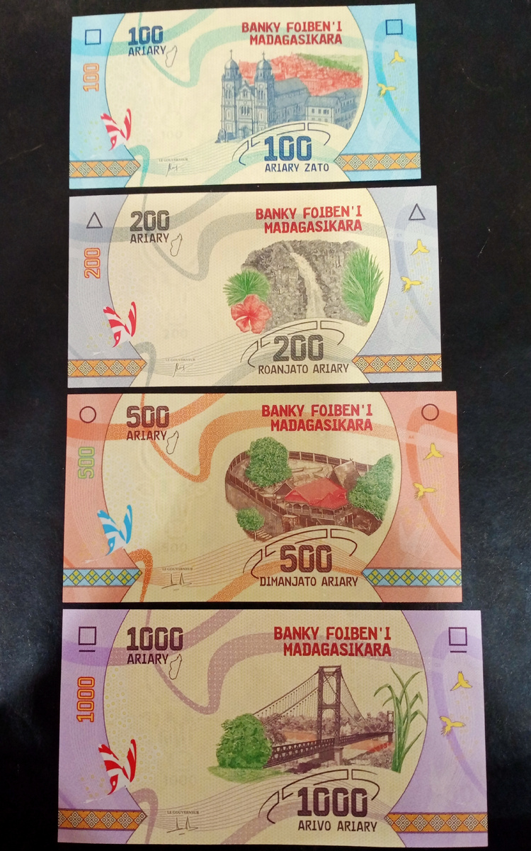 Оборотные стороны банкноты Мадагаскара.