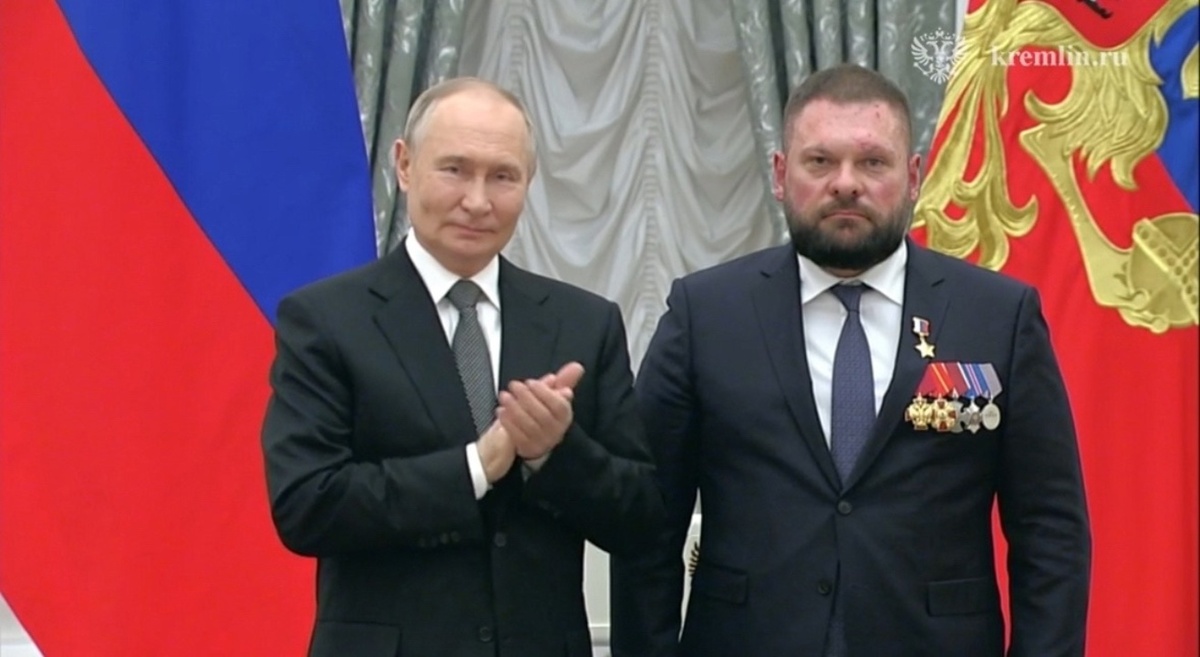    Раненному в Курской области военкору ВГТРК Евгению Поддубному присвоено звание Героя России