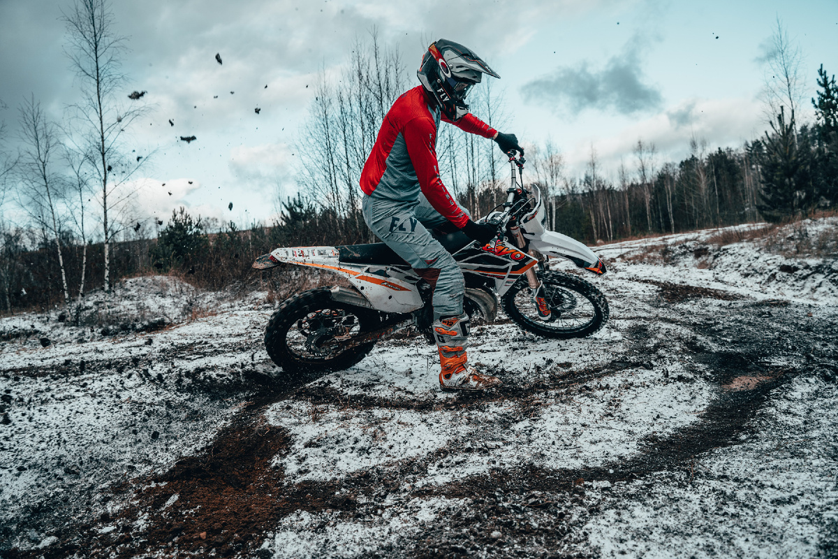 Эндуро-мотоцикл Kayo K6R KYB стоит 445 990 ₽ вместо 513 990 рублей (цена на 12.12.2024)