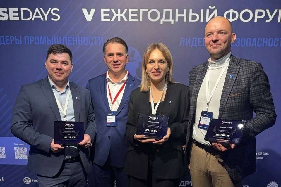 Слева направо: Рустам Азизов, Александр, Екатерина Гемберова, Владимир Степанов