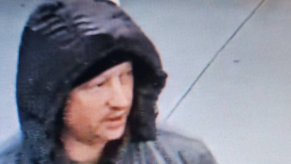    Полиция разыскивает мужчину, который совершил кражу денежных средств с банковской карты