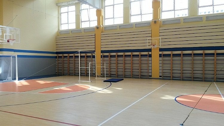 похож на спортзал в нашей школе