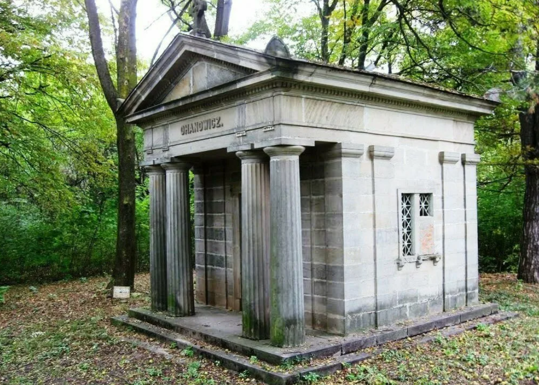 Фамильный склеп