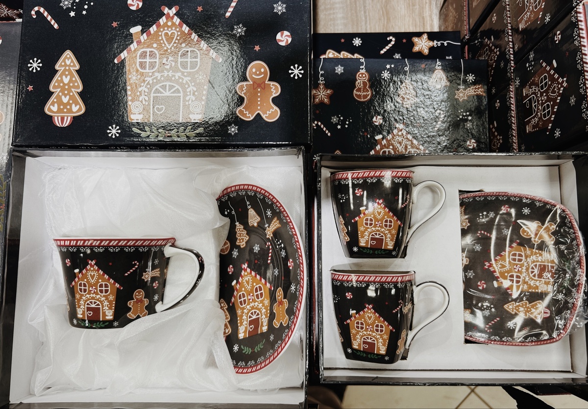 Справа как раз этот набор