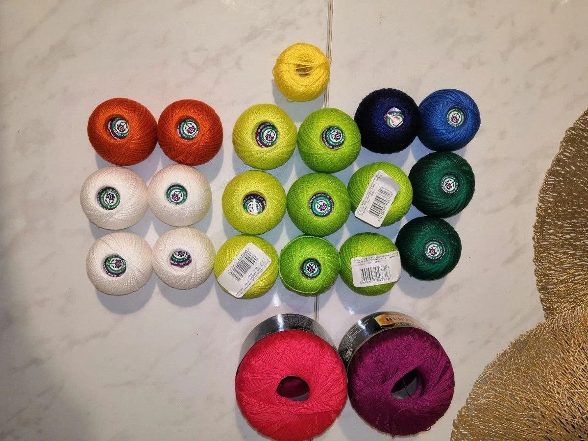 Вот из этого ассортимента я жду две нижнии булочки "Денди", ярко-зеленые и синии моточки!