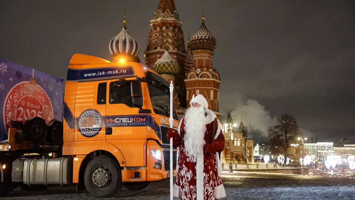 В Новый год в Москве и Подмосковье ожидаются слабый мороз и снег, а сугробы не растают. Фото: Михаил Синицын/ТАСС.