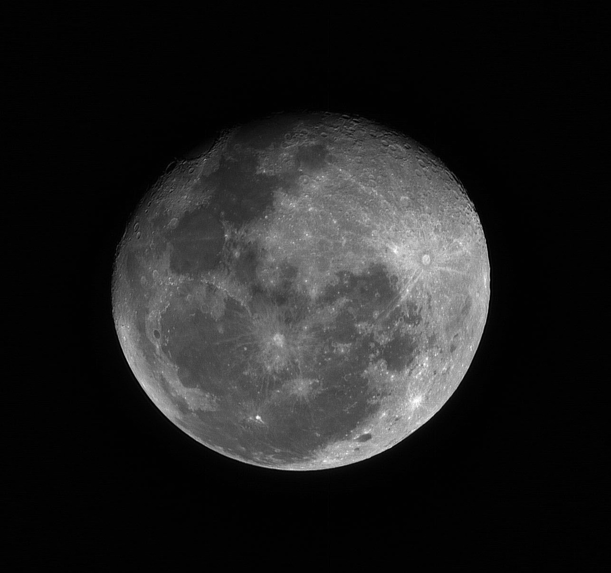 Луна. Снимок с КА "ОрбиКрафт-Зоркий".