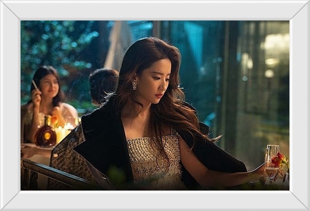 Героиня сериала "История розы"