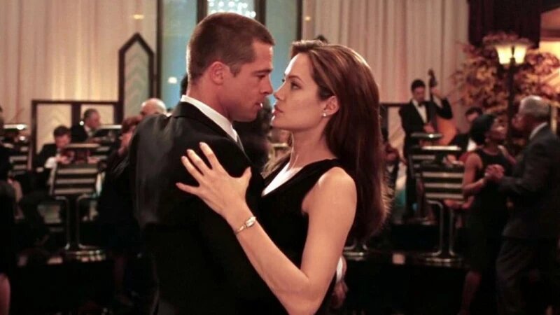     "Мистер и миссис Смит". IMDB.com