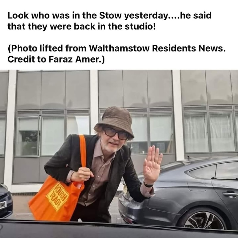     Джарвис Кокер в Уолтемстоу / Фото: соцсети Стеллы Кризи