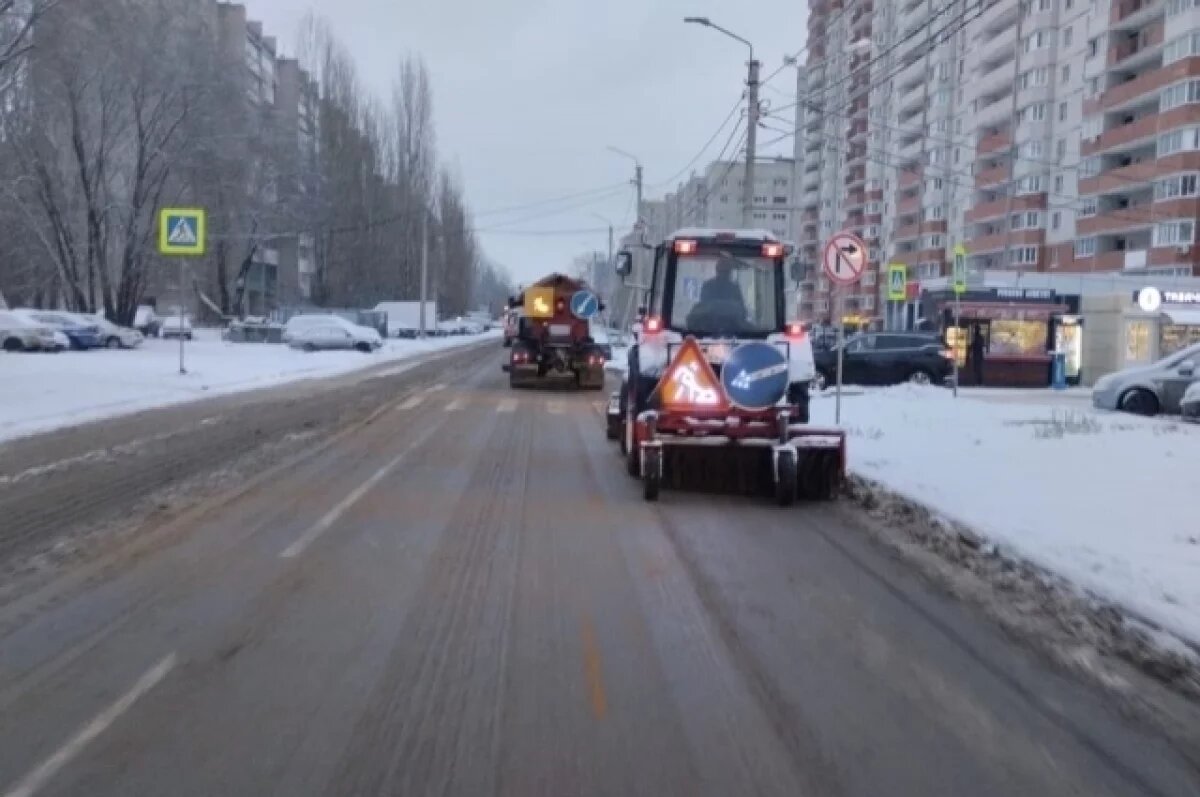    Мэр Воронежа попросил автомобилистов не парковаться вдоль дорог