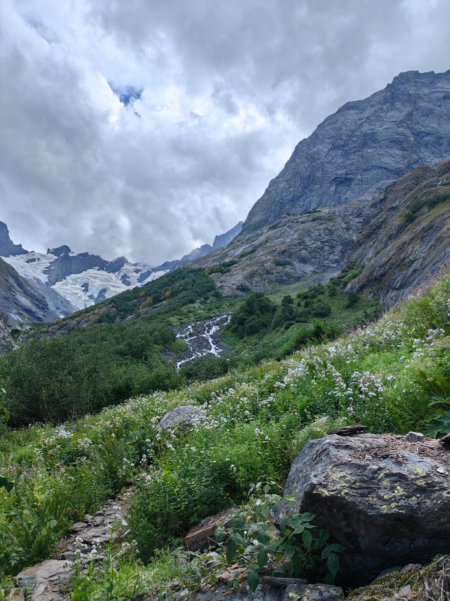 Заповедные места. Здесь не услышишь шума уазиков, не побеспокоют звонком с работы (нет связи😄). Одно сплошное наслаждение