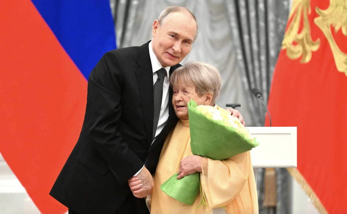 Владимир Путин и Александра Пахмутова