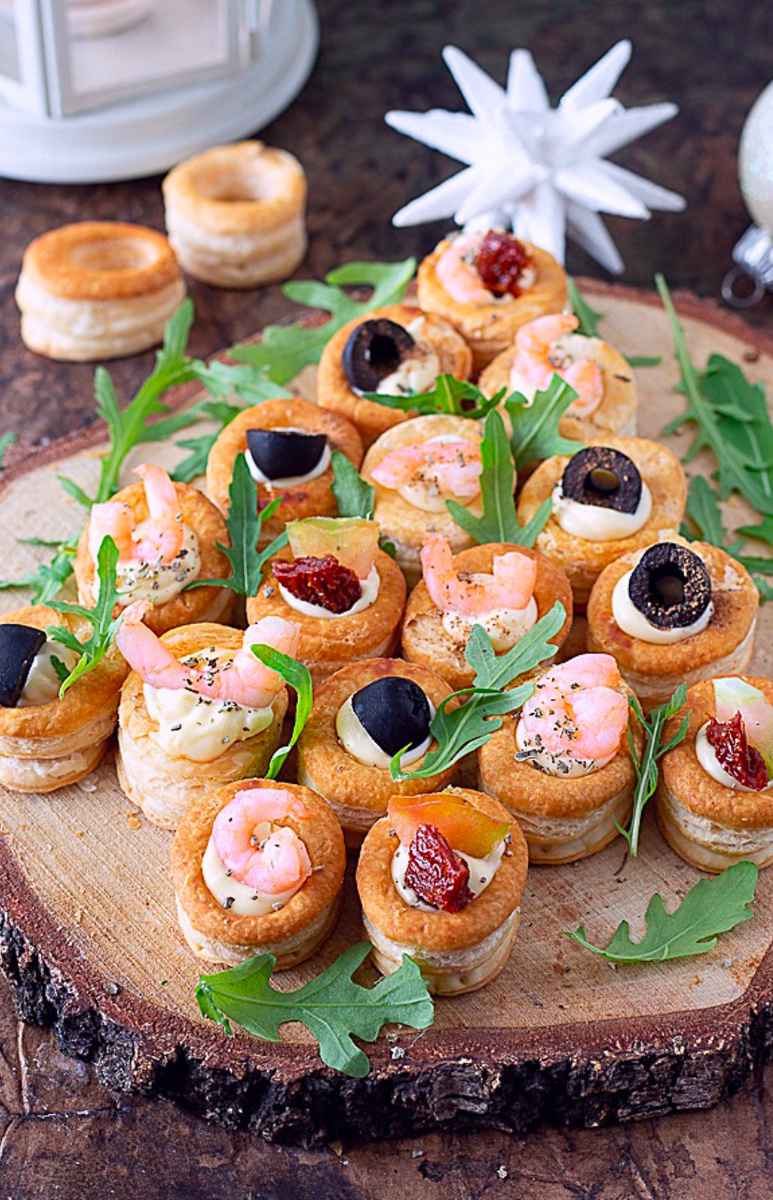 Вот такая вот съедобная елка - очень популярная закуска на Рождество или на Новый год. Изображение из свободного источника 