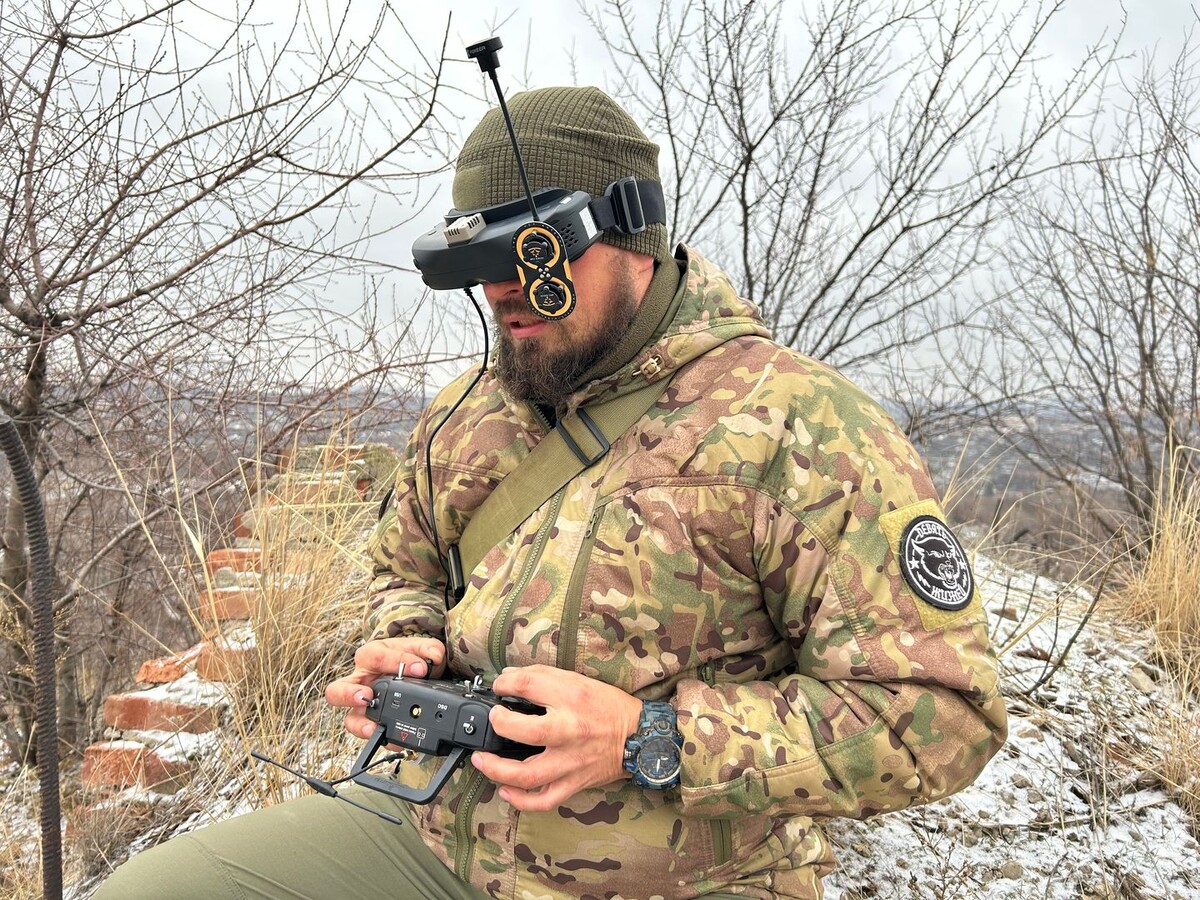    Все профессиональные операторы FPV летают только в очках / Источник: Виктория Толкачева