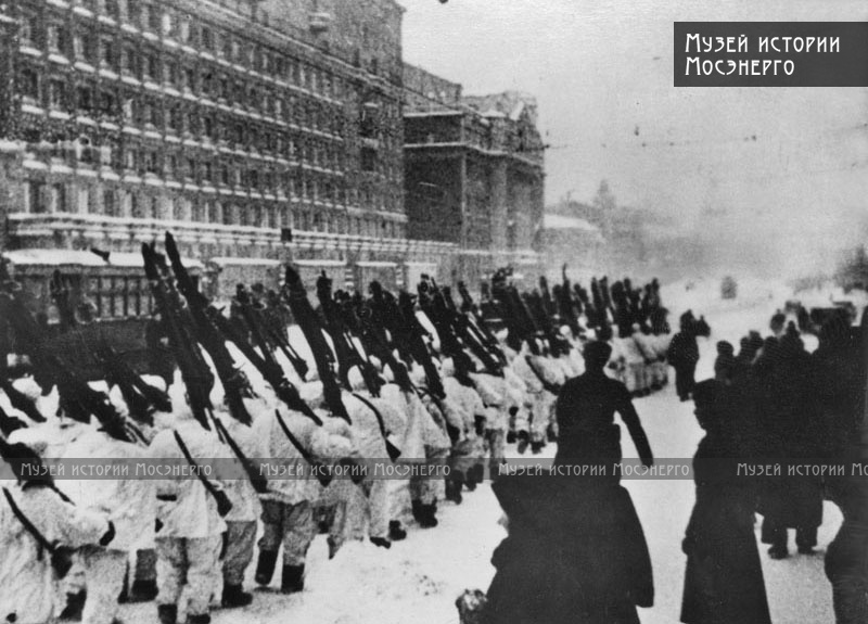 Войны на улице Москвы, декабрь 1941 год
https://www.mosenergo-museum.ru/Museum/Archive/Photo/412/#pg-img-1
