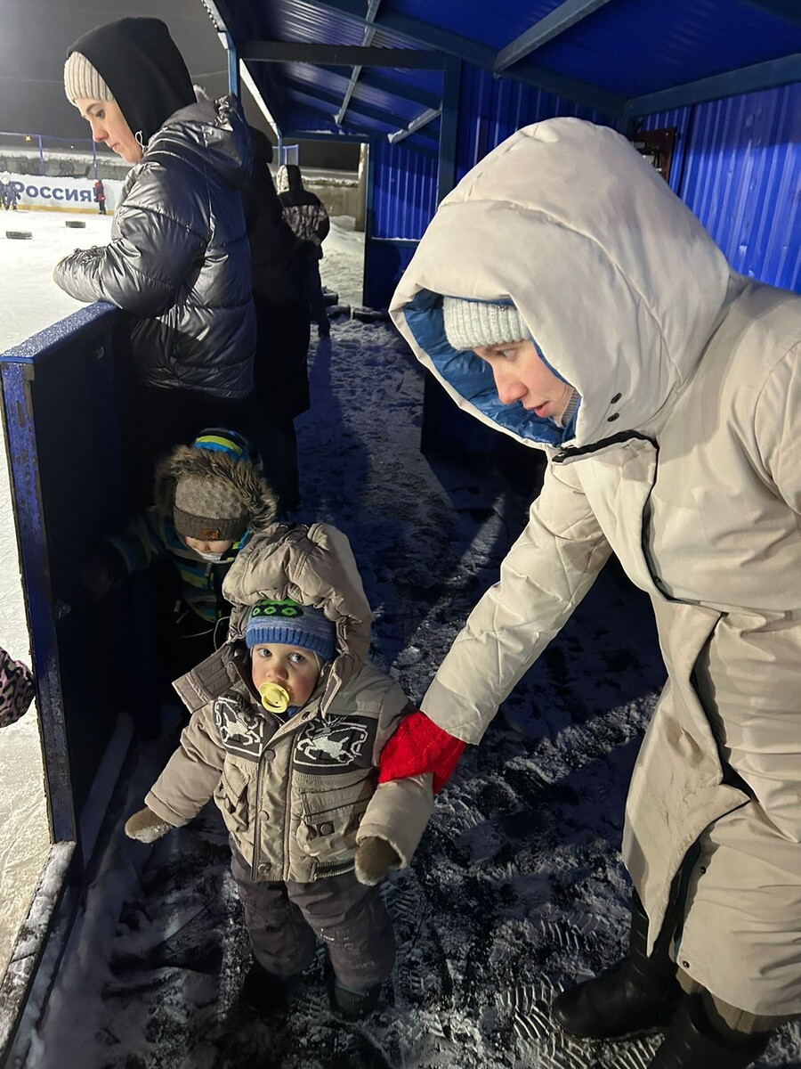Теперь всю неделю живём на стадионе... 