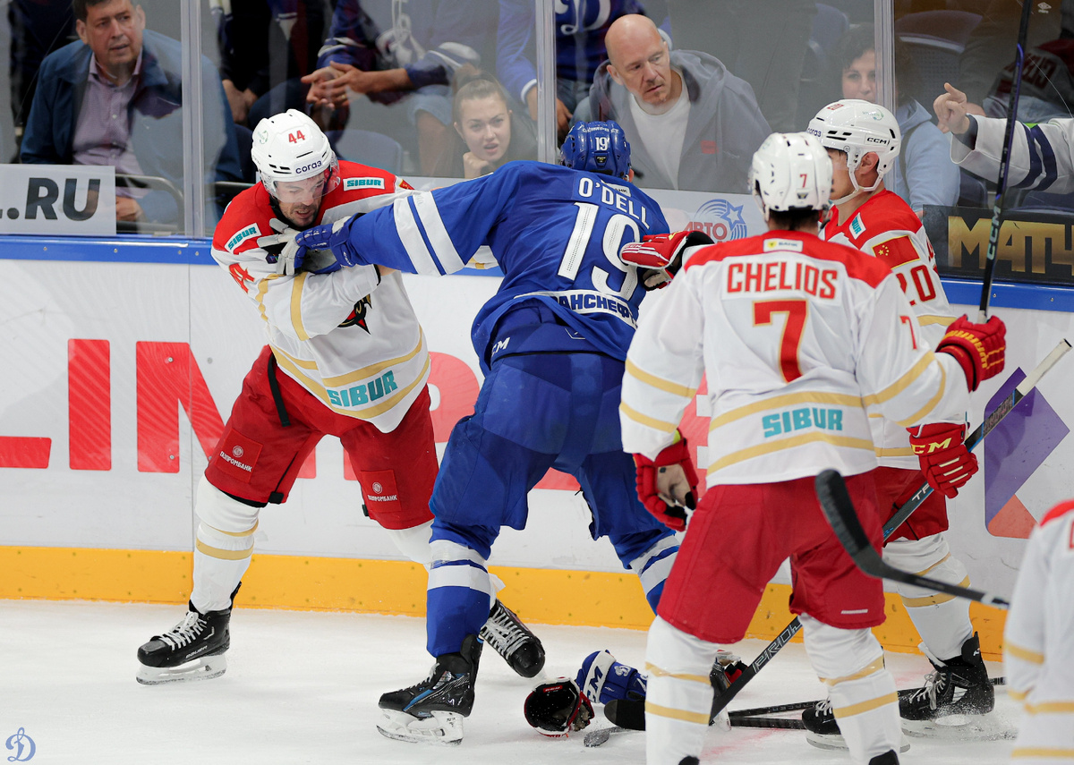 "Динамо" - "Куньлунь РС" 1:3.