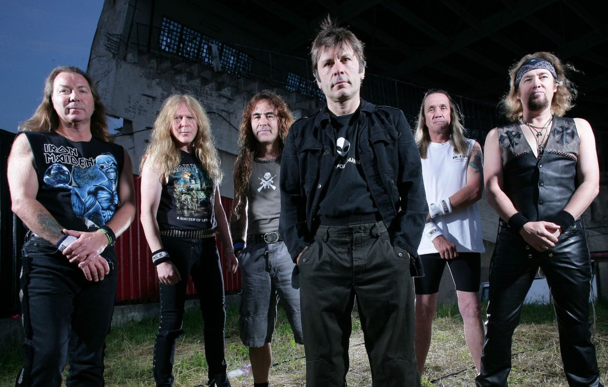 Состав группы Iron Maiden. Мик Хатсон/Redferns/Getty Images