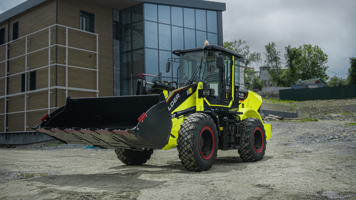 Фронтальный погрузчик Boulder WL36
