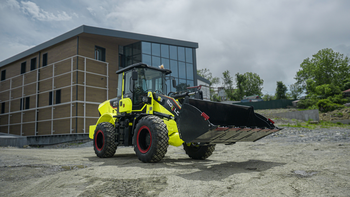 Фронтальный погрузчик Boulder WL36