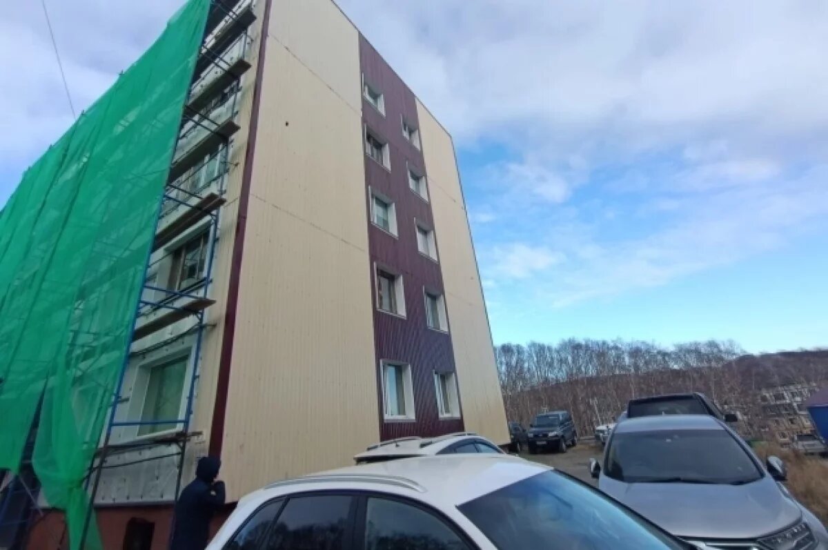    Возбуждено дело после падения 32-летнего мужчины с фасада дома на Камчатке