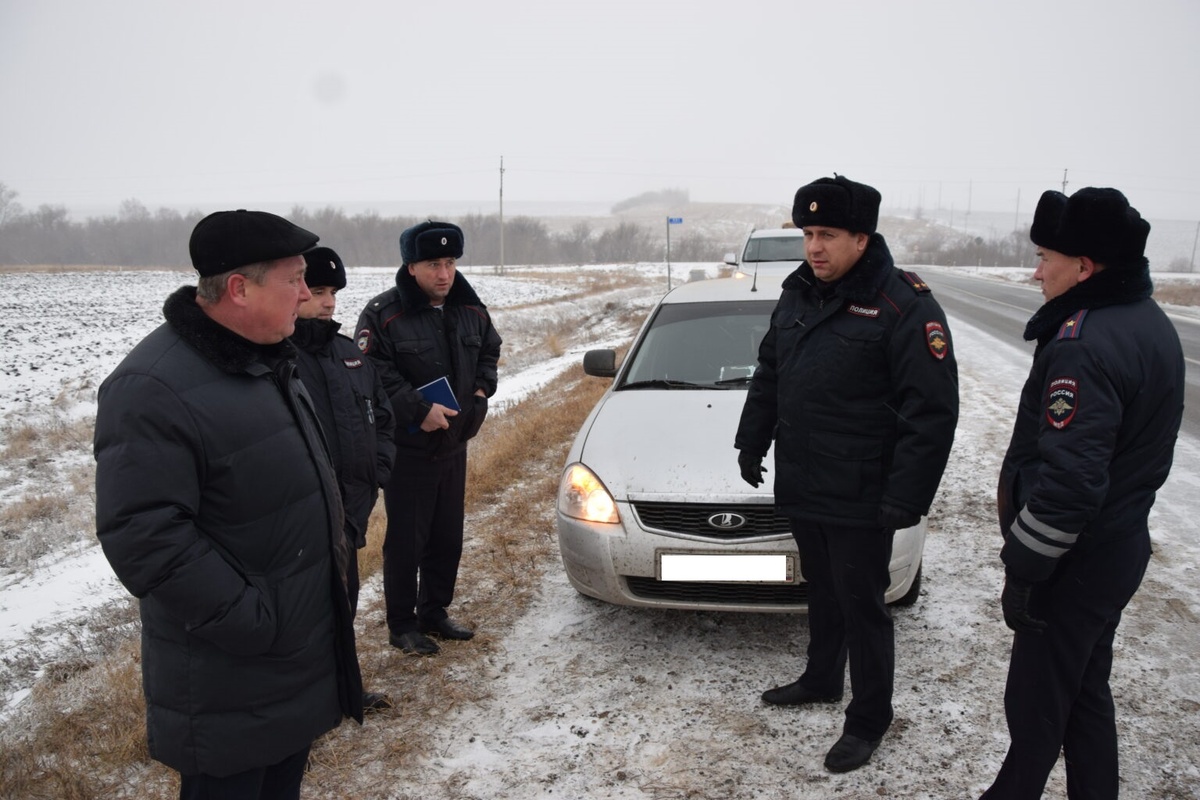  📷    Сломался автобус. На трассе в Оренбургской области оказали помощь 55 иностранцам Кристина Просвиркина
