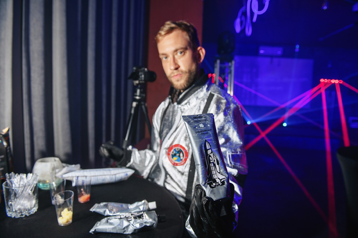 Илья Калюжный ведущий "EDWIN GROUP"